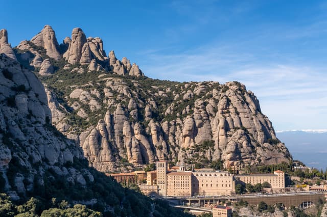 Las 6 mejores excursiones de un día desde Barcelona (Guía 2026)